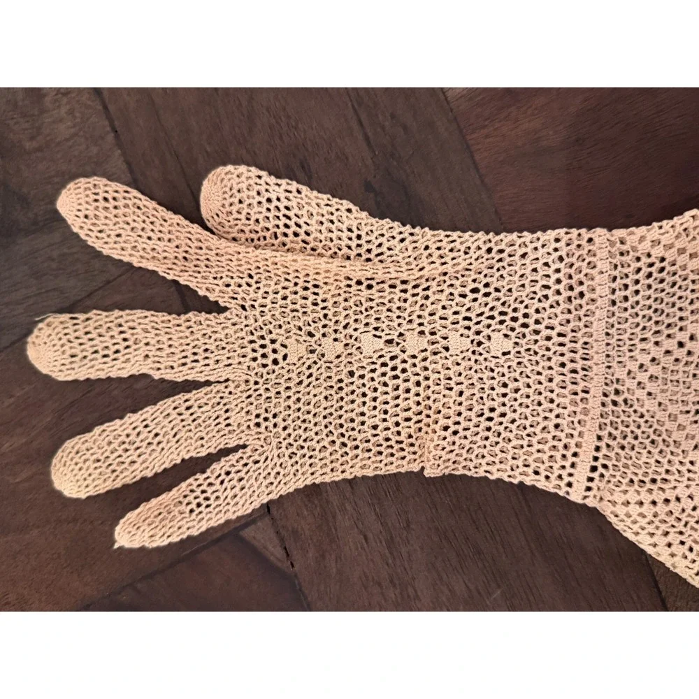 Vintage Women Crotched Cotton Gloves‎ Bracelet Length Edwardian to pre 60s Style